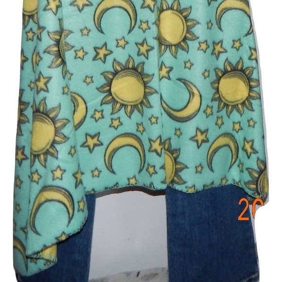 Long Waterfall Vest by GROOVY GLAM - Picture 6 of 7